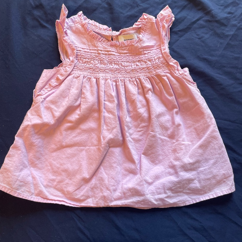 Old navy top looks pink but is actually a light purple